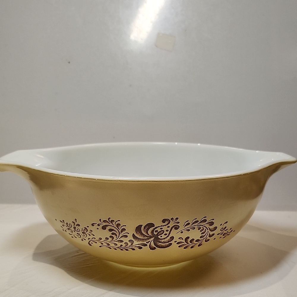 Vintage Pyrex Homestead Pattern Tan &Brown Mixing Bowl 442-2.5
